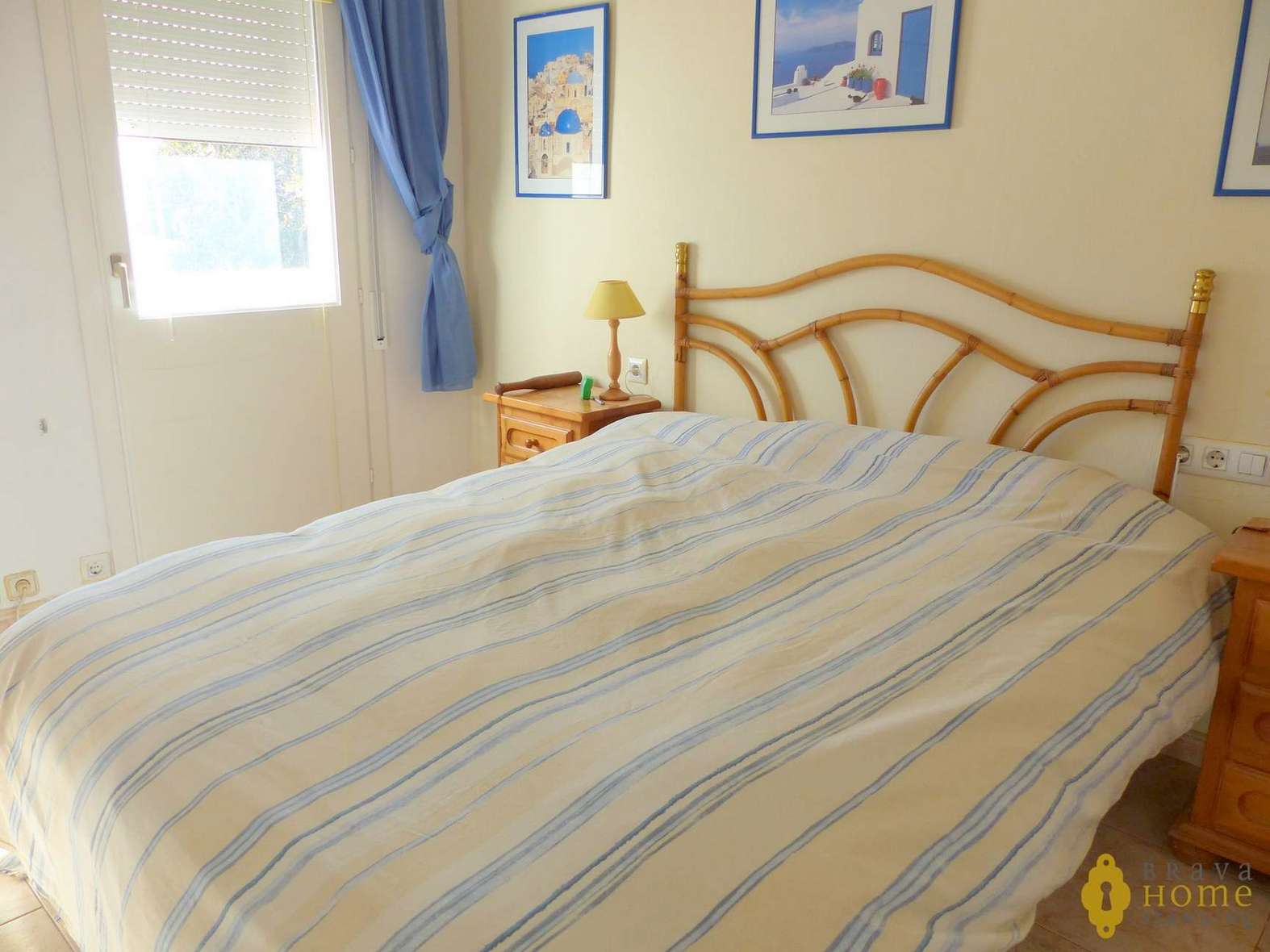 Hermosa villa con piscina cerca de la playa, en venta en Empuriabrava