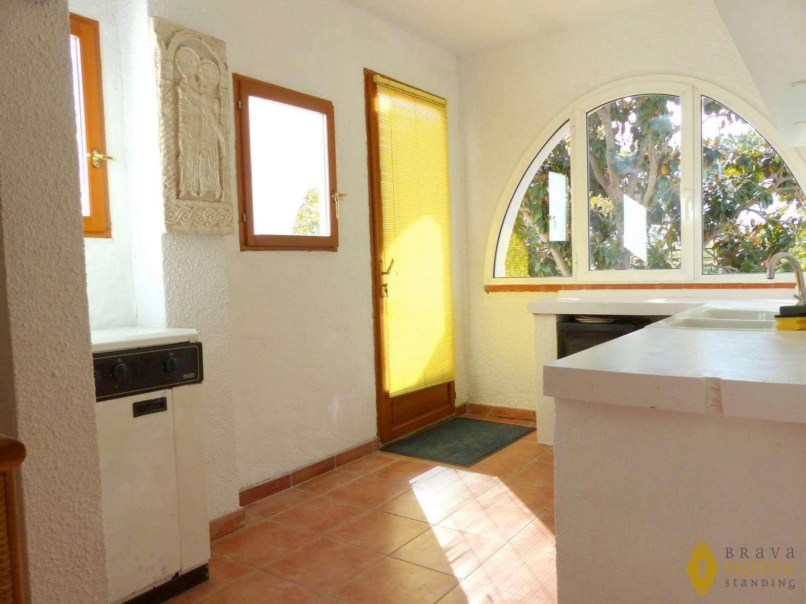 Hermosa villa con piscina cerca de la playa, en venta en Empuriabrava