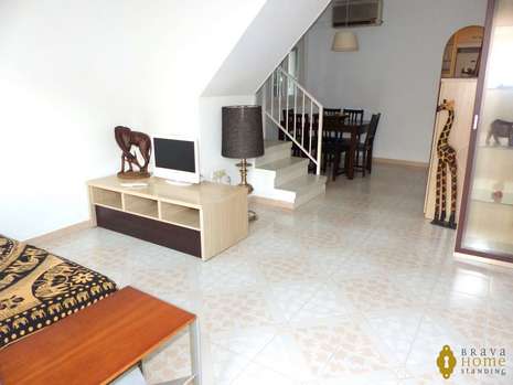 Nice 3 bedroom house for sale in Empuriabrava with large garage