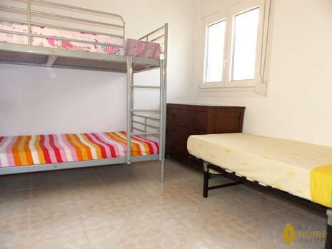 Nice 3 bedroom house for sale in Empuriabrava with large garage