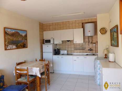 Cozy apartment in the center of Rosas for sale