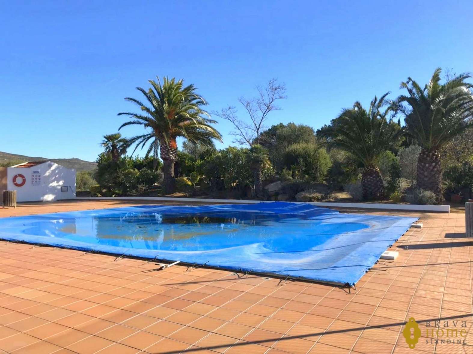 Casa amb una bella vista de la badia de Roses, en venda.