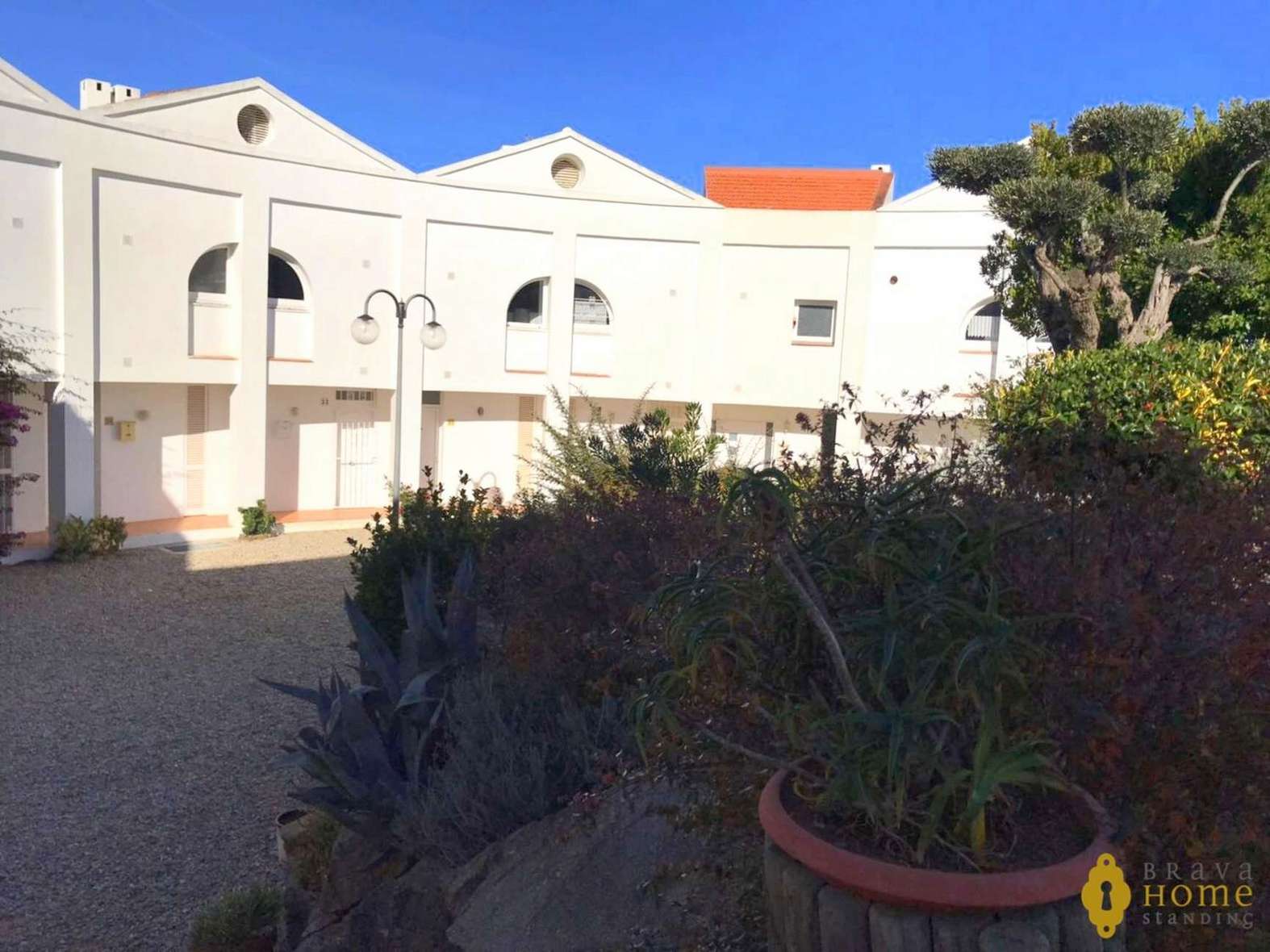 Casa amb una bella vista de la badia de Roses, en venda.