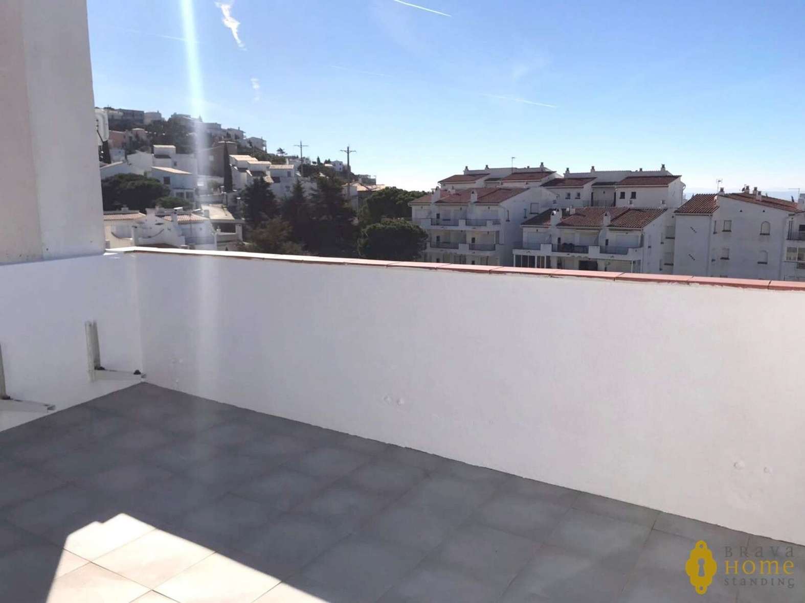 Casa amb una bella vista de la badia de Roses, en venda.