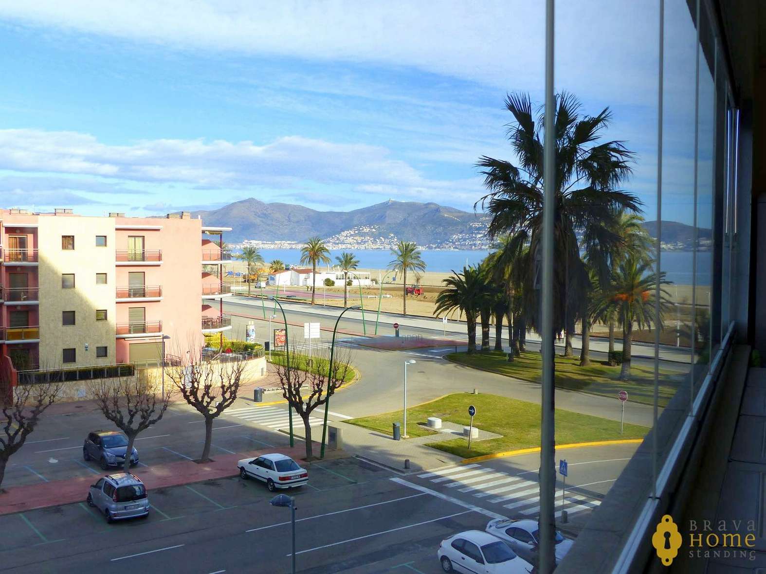 Impressionant apartament davant de la platja en venda a Empuriabrava