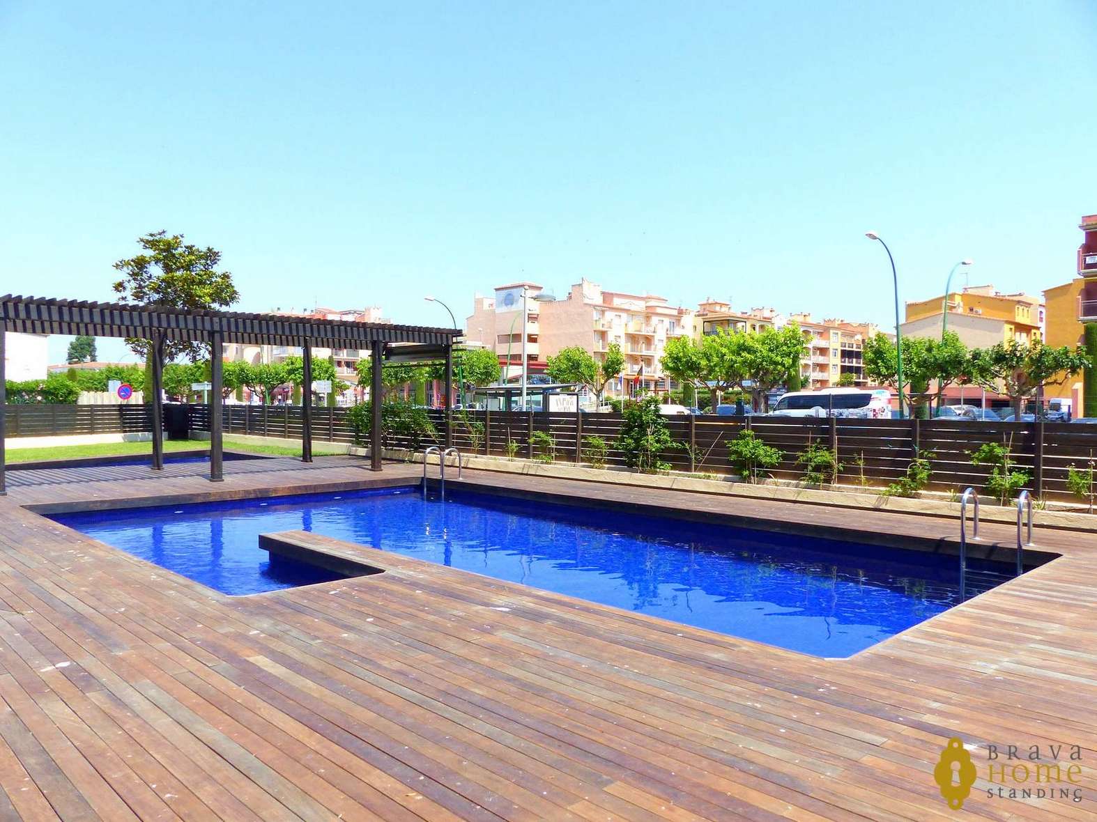 Impressionant apartament davant de la platja en venda a Empuriabrava
