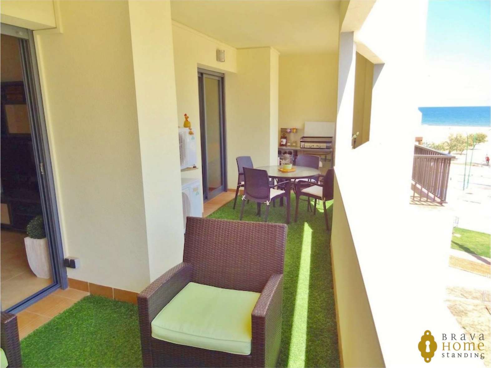 Impressionant apartament davant de la platja en venda a Empuriabrava
