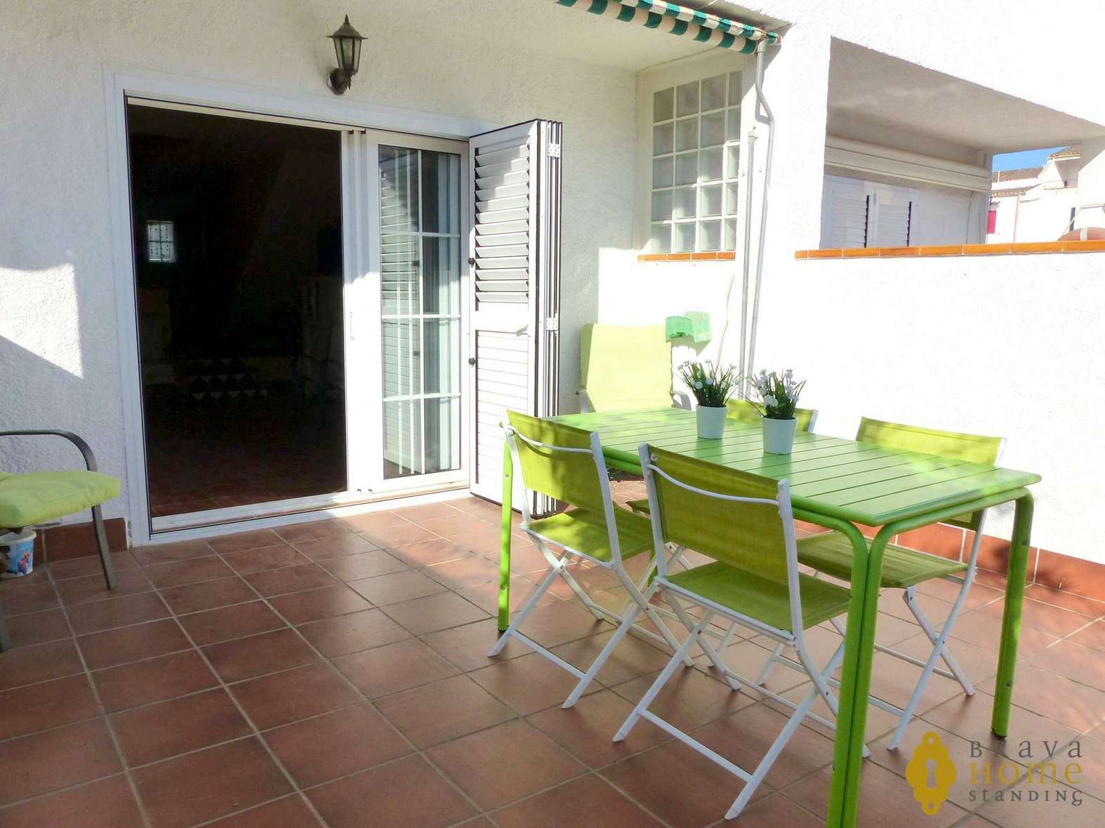 Superbe maison avec amarre en vente a EMPURIABRAVA