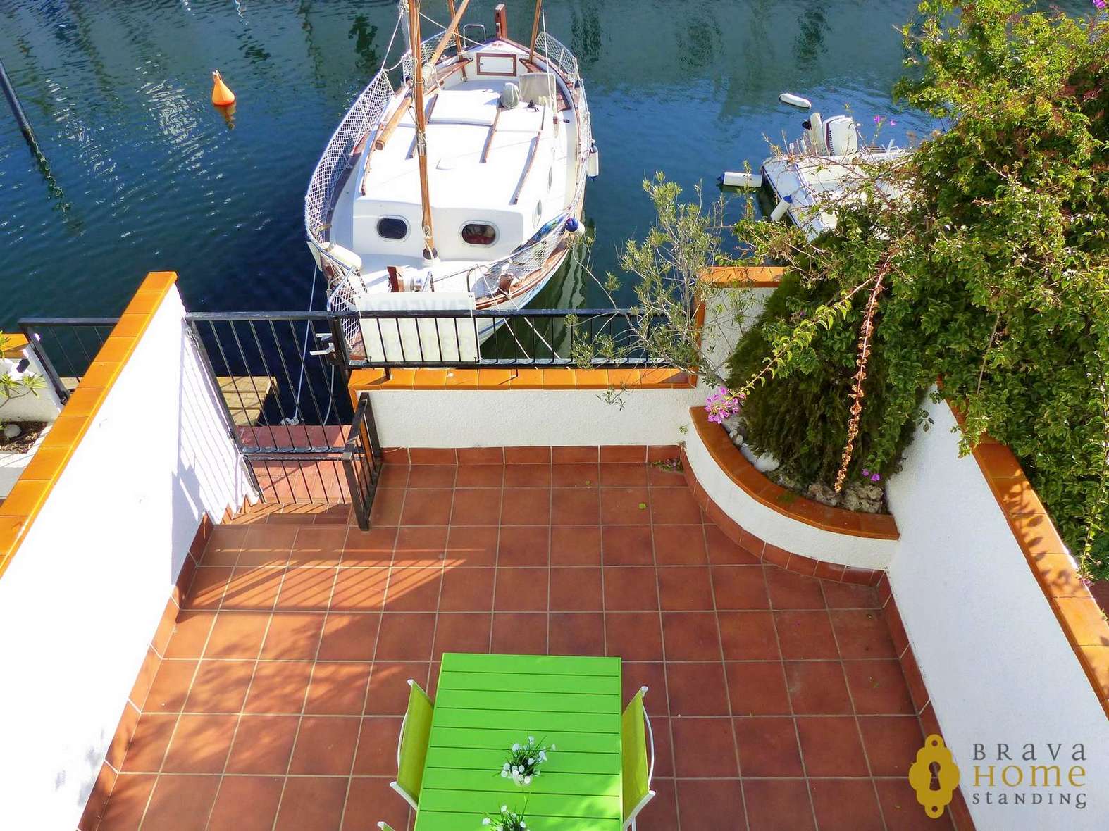 Superbe maison avec amarre en vente a EMPURIABRAVA