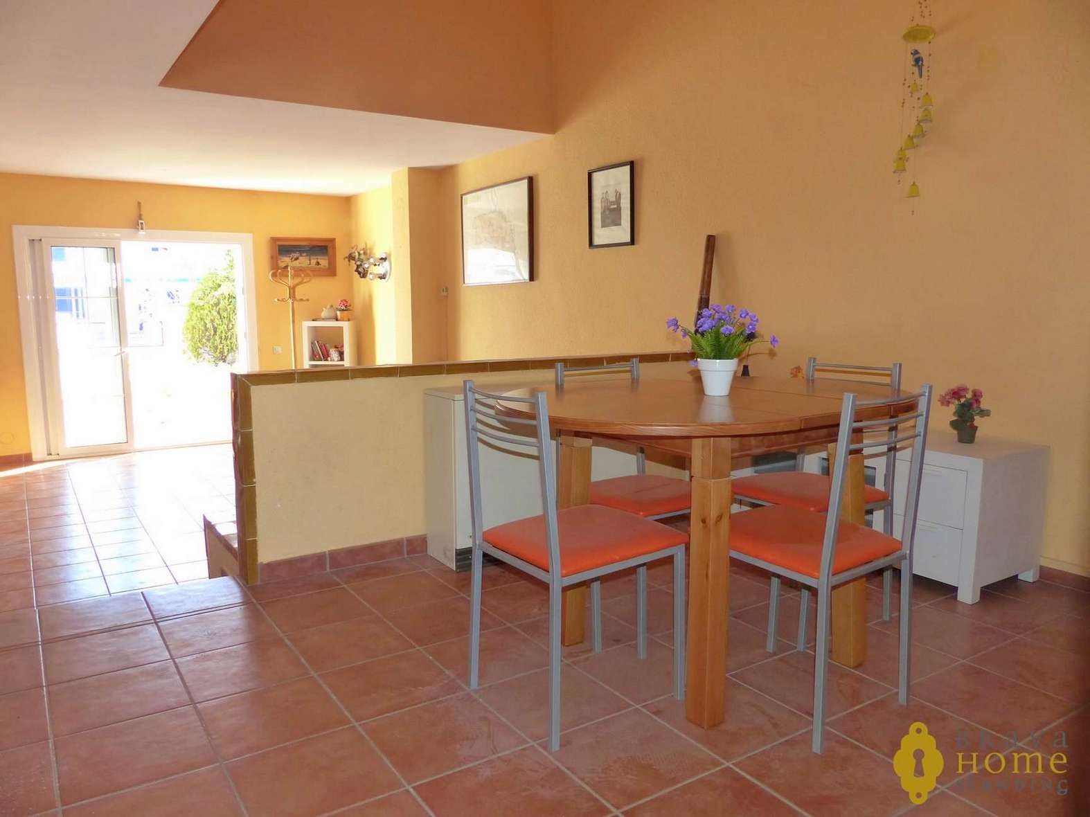 Superbe maison avec amarre en vente a EMPURIABRAVA