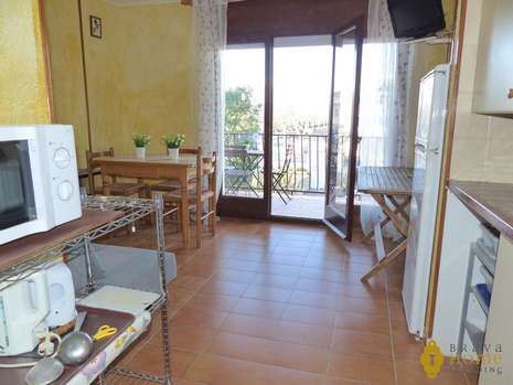 Bel appartement avec vue sur le canal, en vente à Empuriabrava.