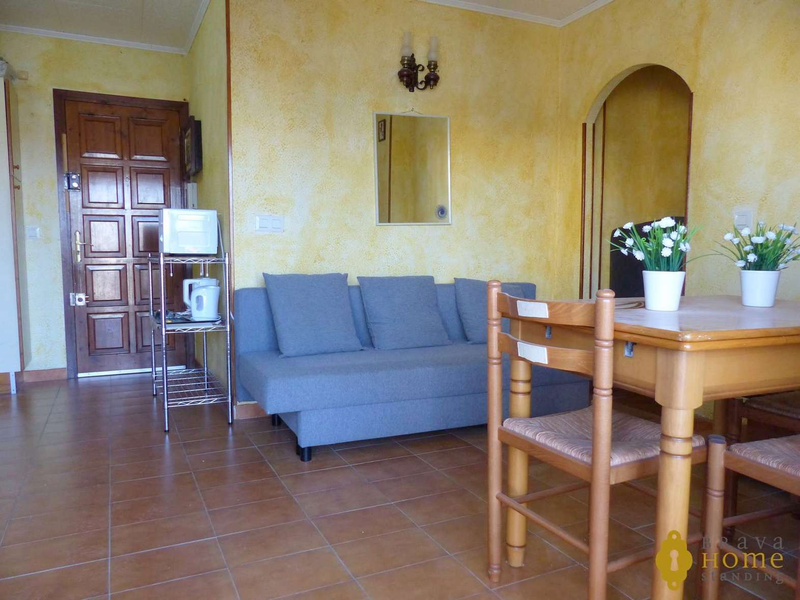 Bel appartement avec vue sur le canal, en vente à Empuriabrava.