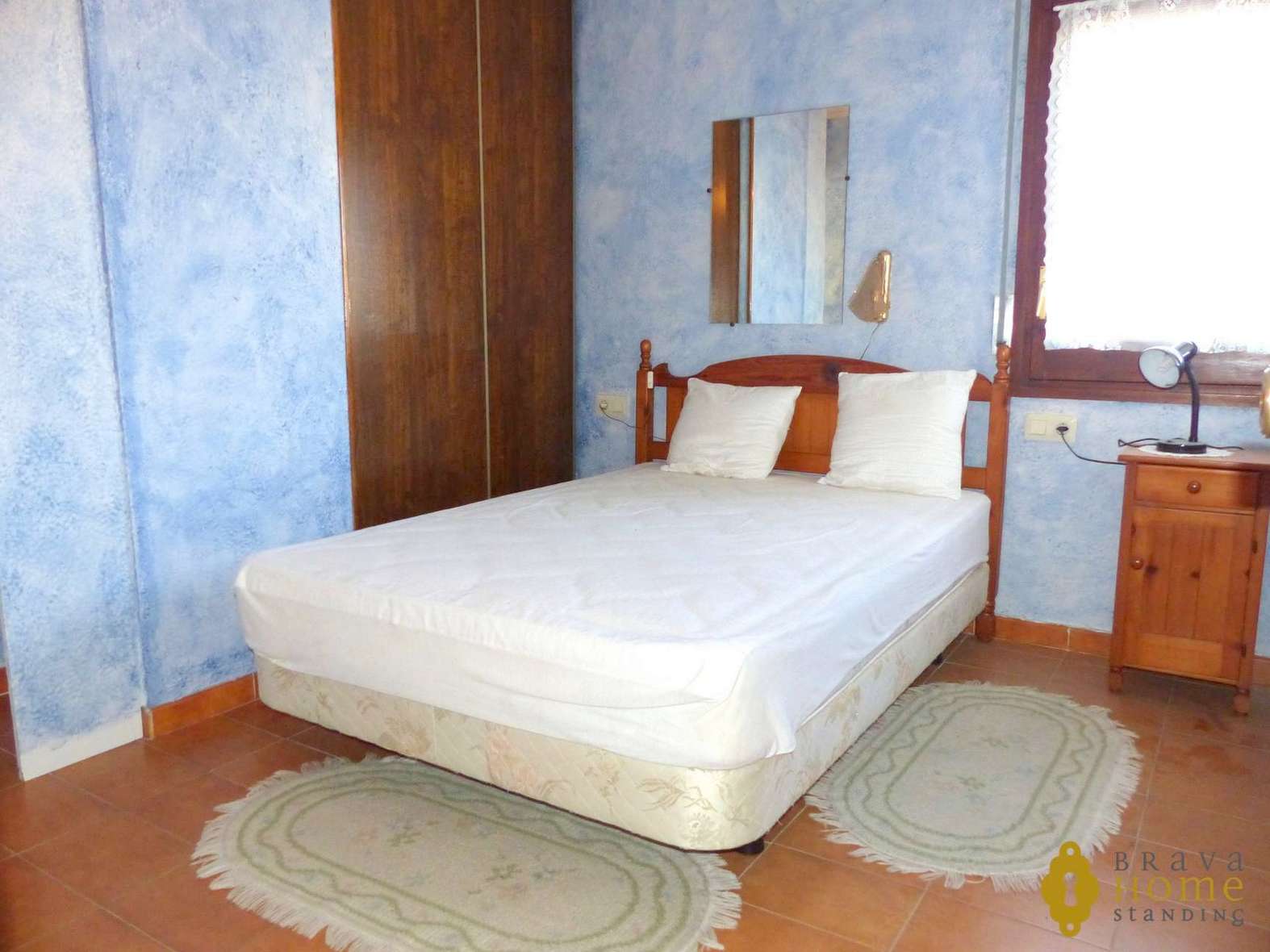 Bel appartement avec vue sur le canal, en vente à Empuriabrava.