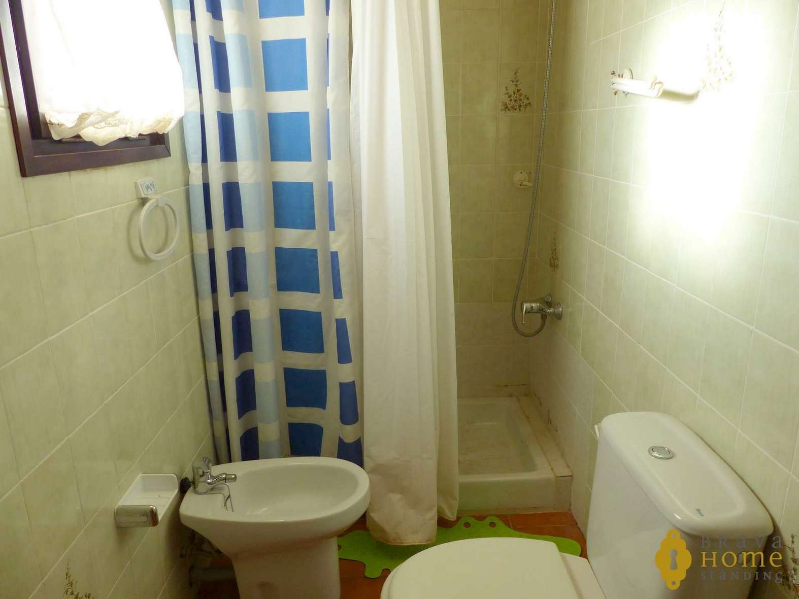 Bel appartement avec vue sur le canal, en vente à Empuriabrava.
