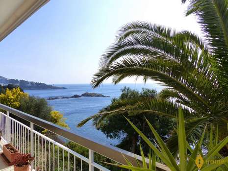 Spectacular house with pool and garage for sale in Empuriabrava