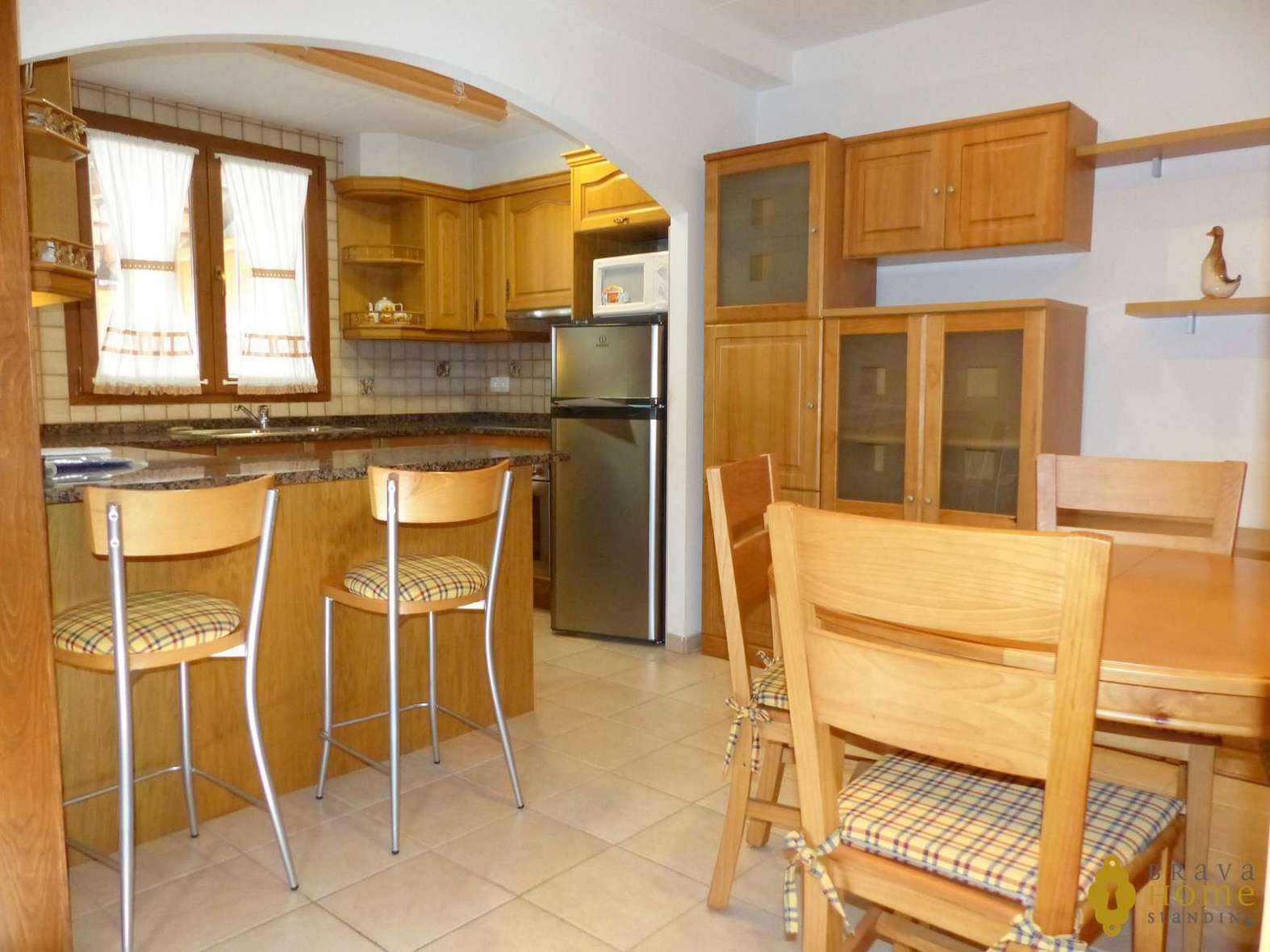 Modern villa with pool in a quiet area for sale in Empuriabrava