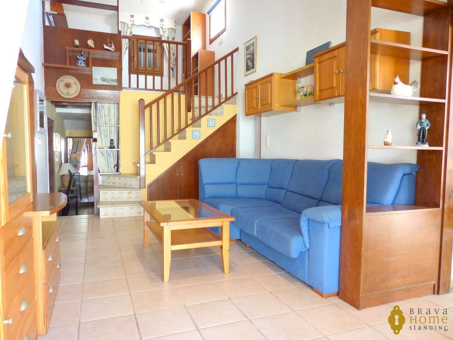 Modern villa with pool in a quiet area for sale in Empuriabrava