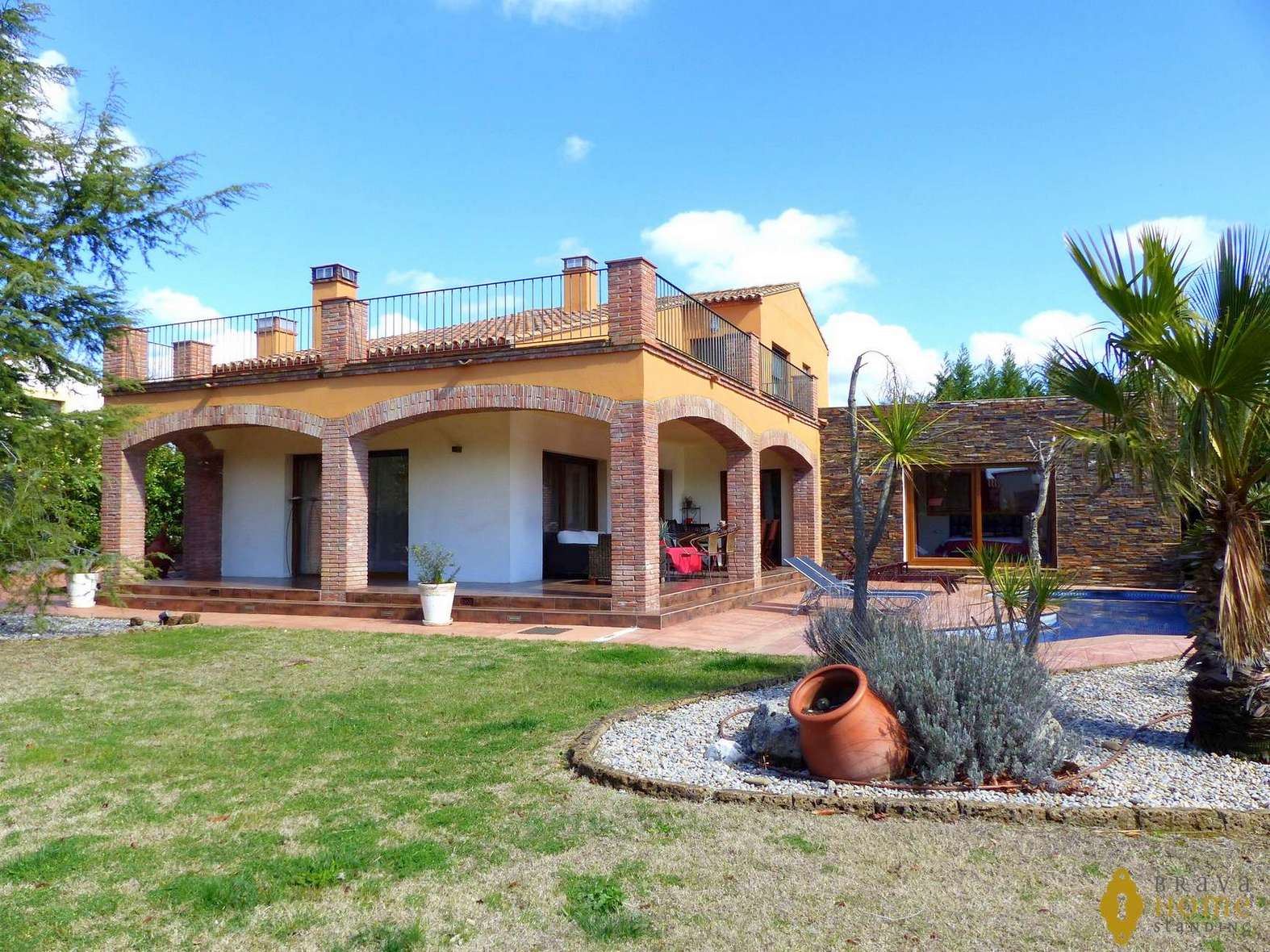 Magnificent villa for sale within the Golf of Peralada