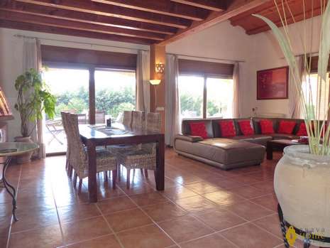 Magnificent villa for sale within the Golf of Peralada