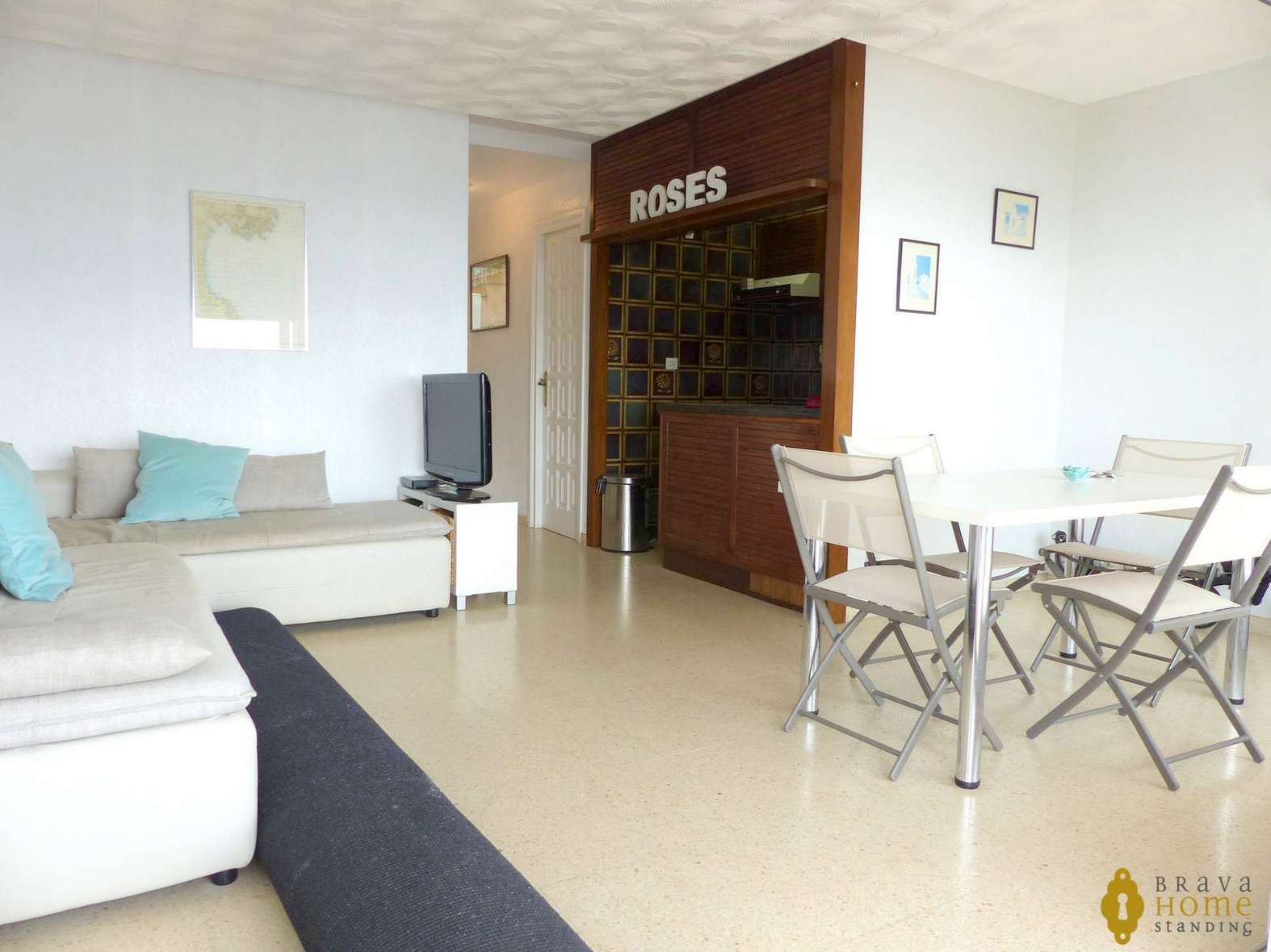 Beautiful apartment in 1rst line of sea with pool for sale in Rosas