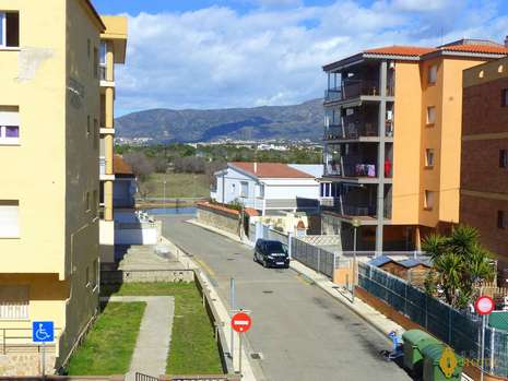 APARTMENT AT 300M FROM THE BEACH FOR SALE IN ROSAS - SANTA MARGARITA