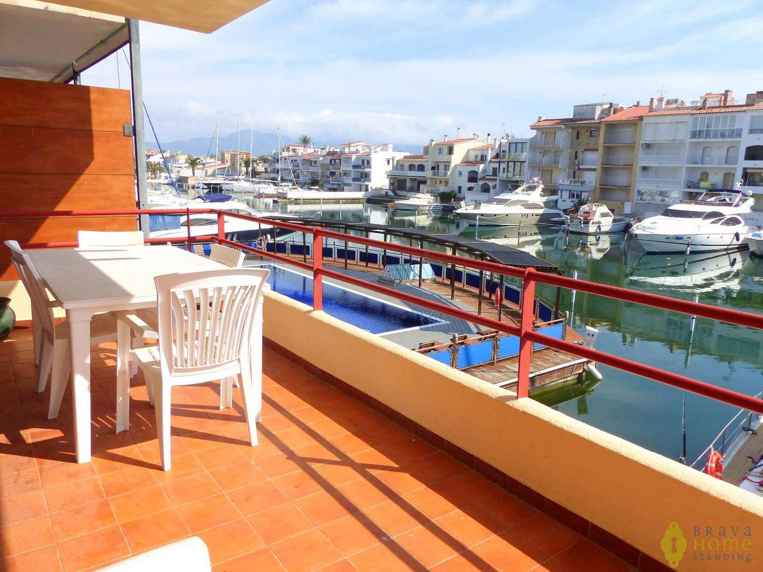 Splendid apartment at 200m from the beach, for sale in Empuriabrava