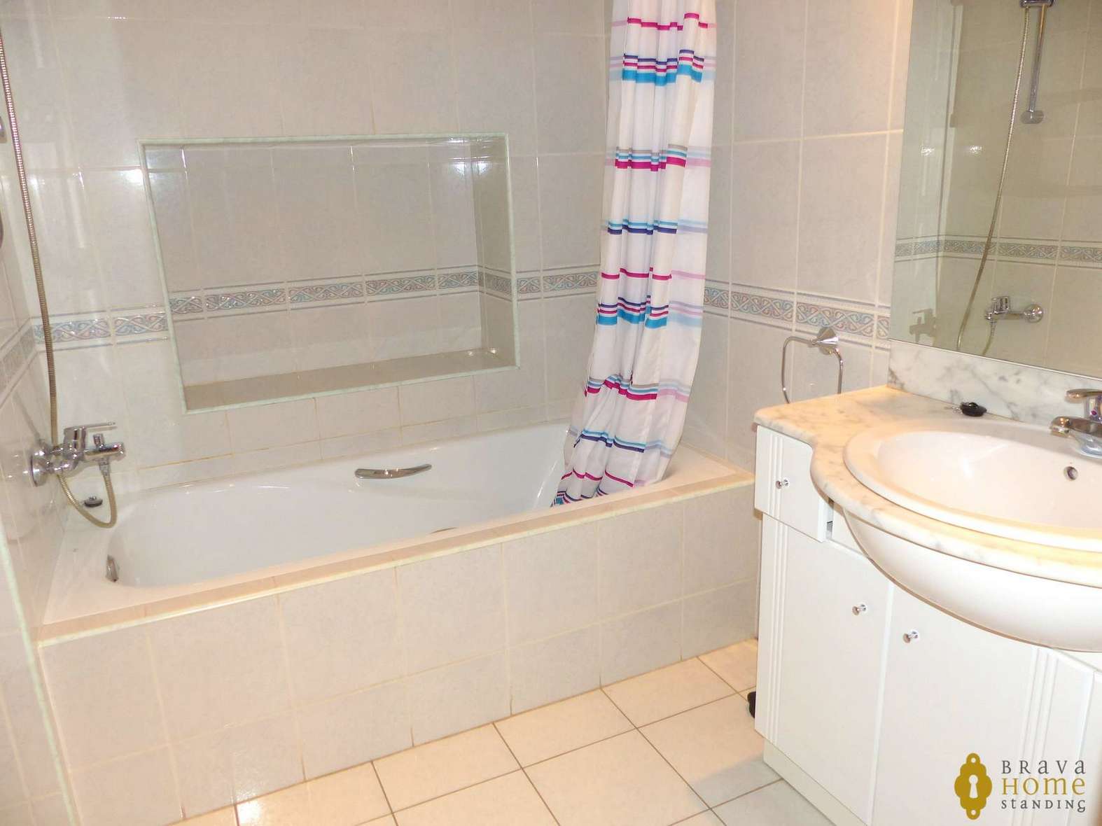 Splendide appartement à 200m de la plage, en vente à Empuriabrava