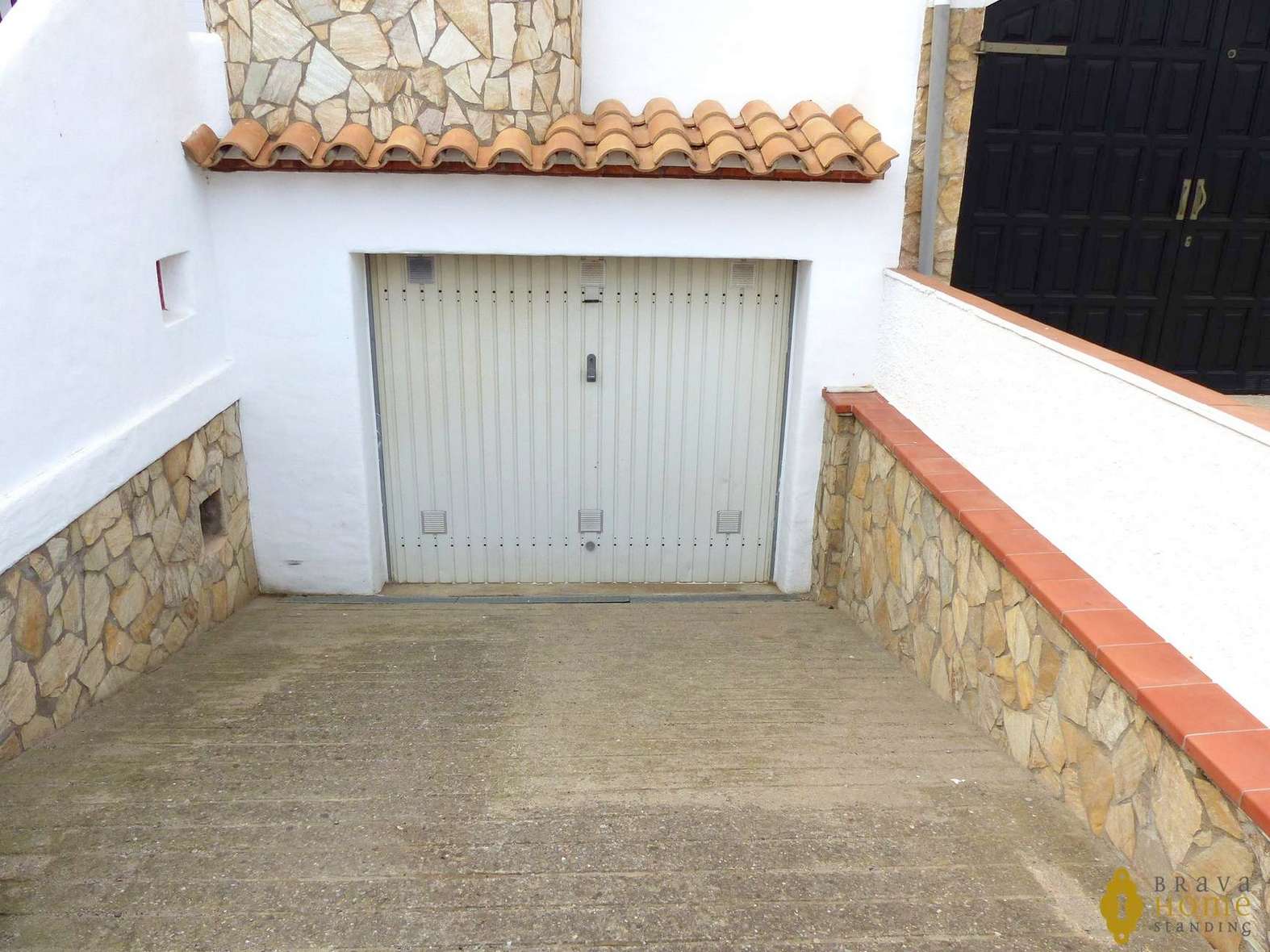 Magnificent house with mooring, for sale in Empuriabrava
