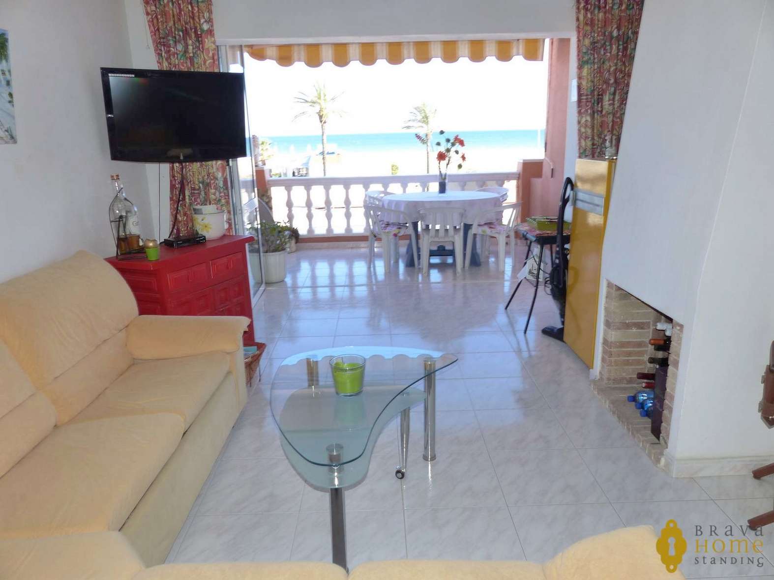 Apartment in 1st line of sea for sale in Empuriabrava