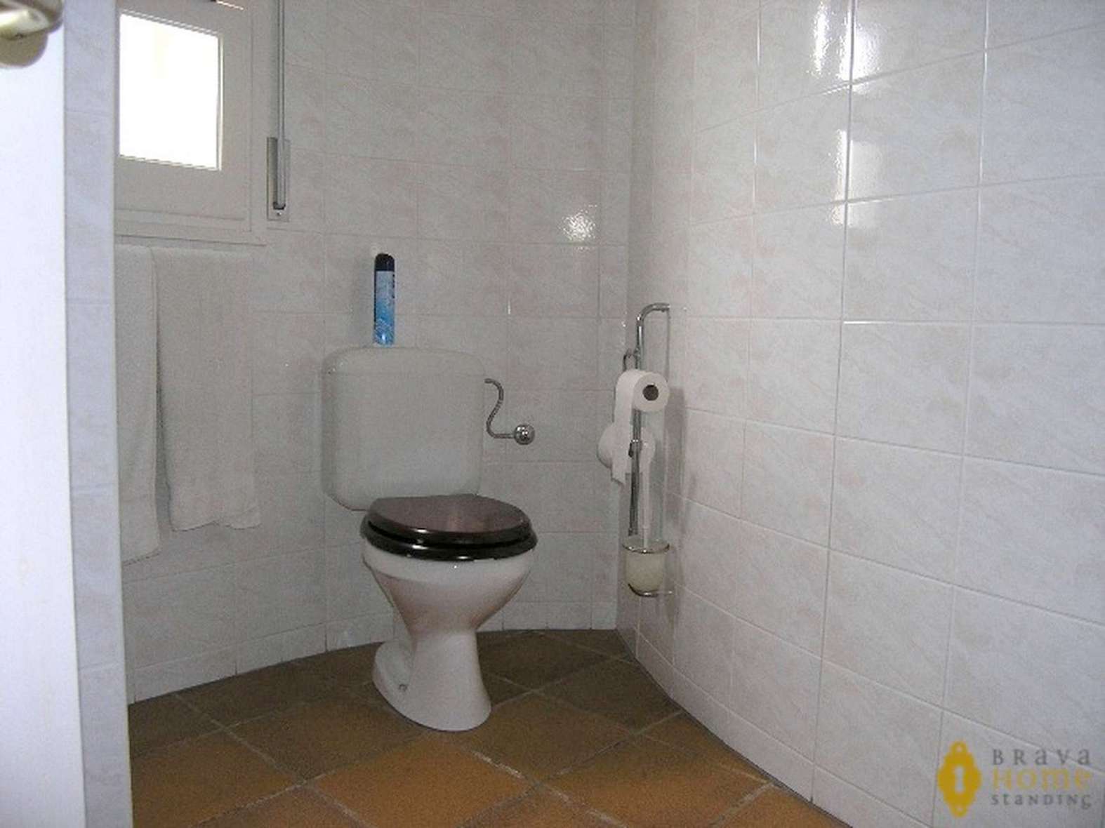 Beautiful villa with pool and small sea view for sale in Rosas