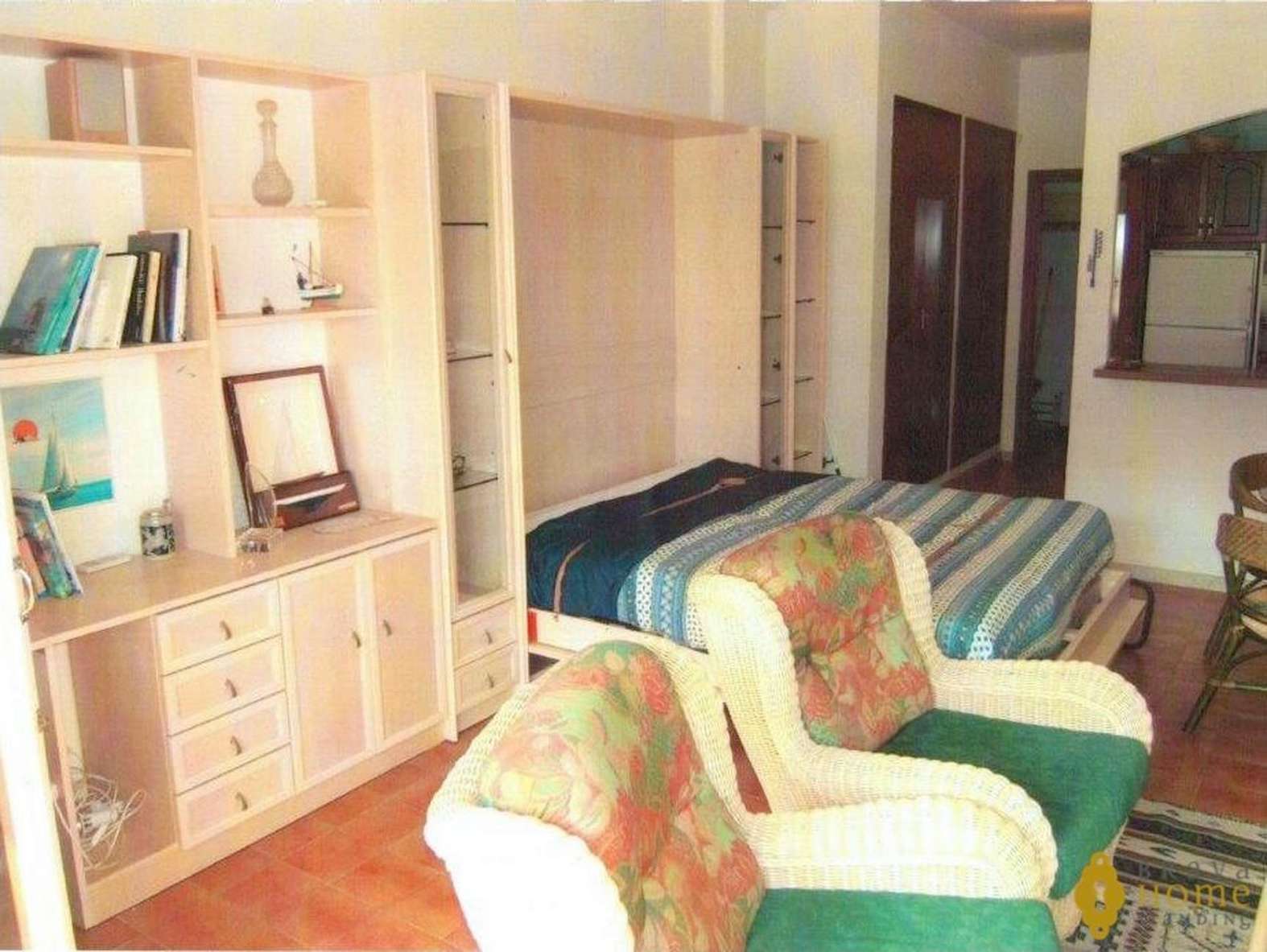 Precioso apartamento con amarre para velero, en venta en Empuriabrava