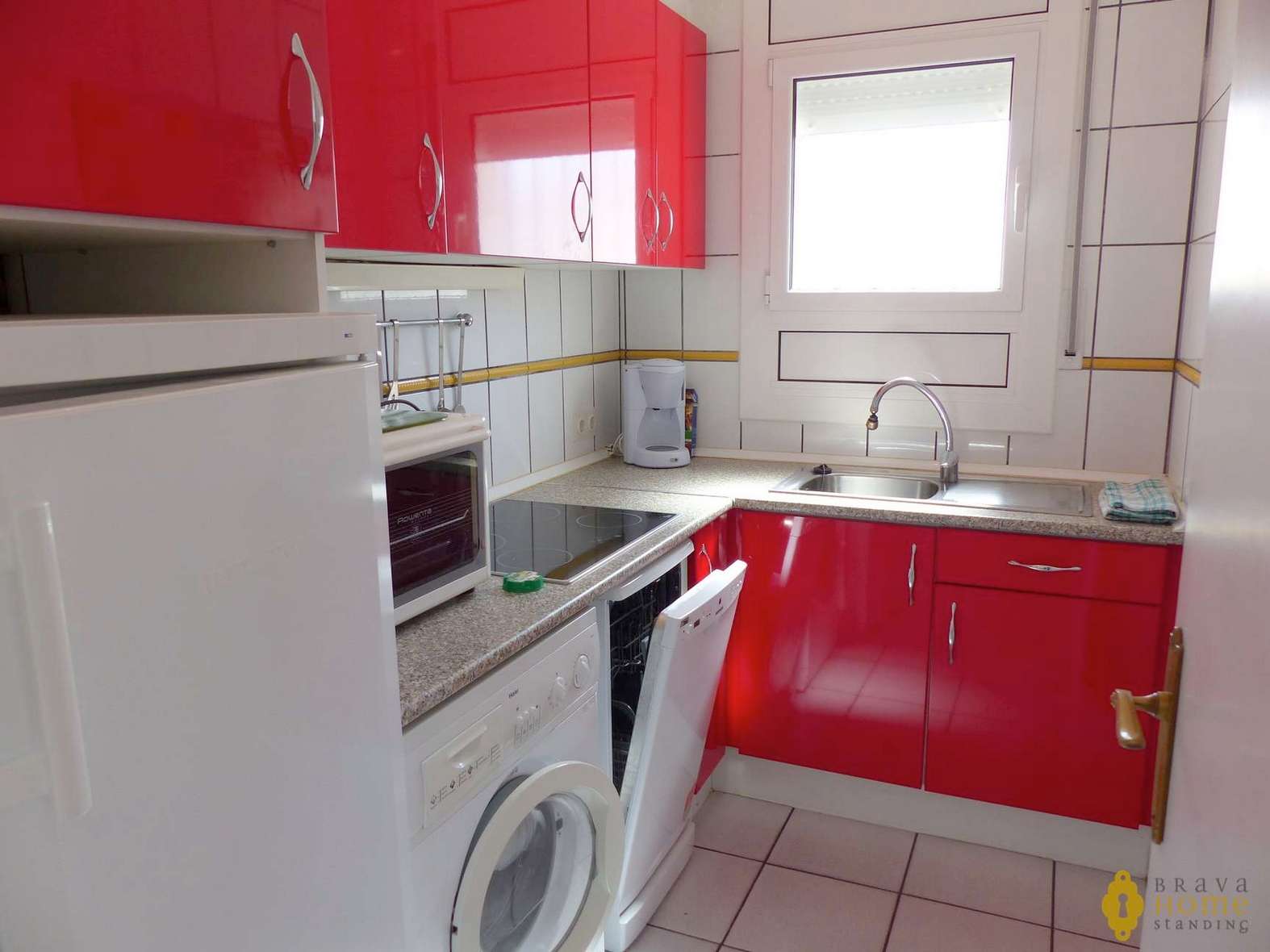 Preciosa villa con piscina en venta en Empuriabrava