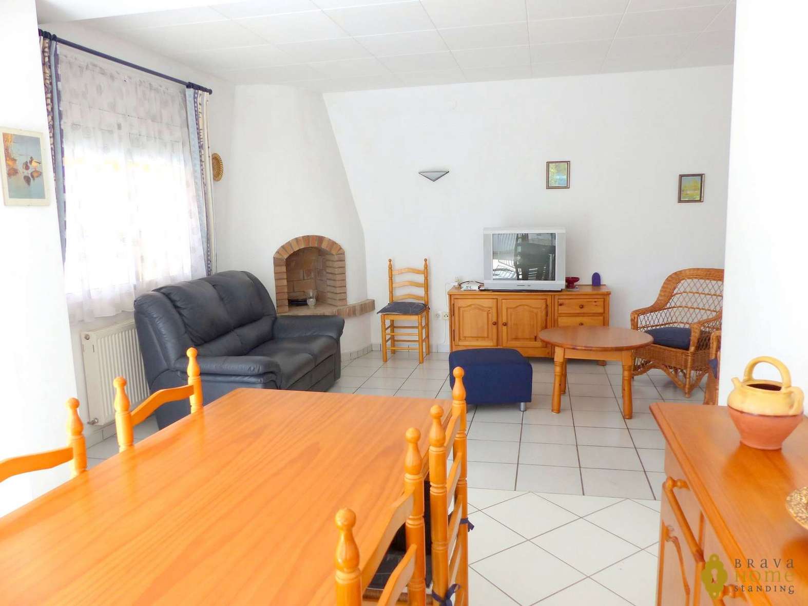 Preciosa villa con piscina en venta en Empuriabrava