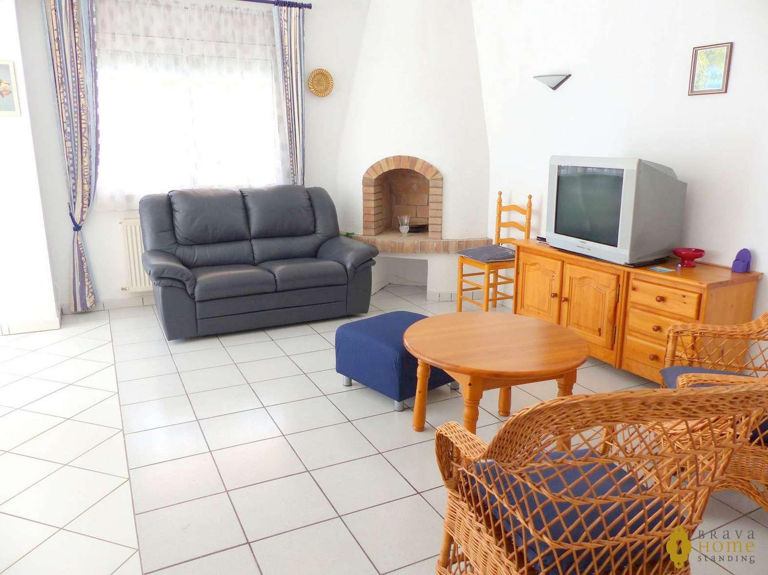 Preciosa villa con piscina en venta en Empuriabrava