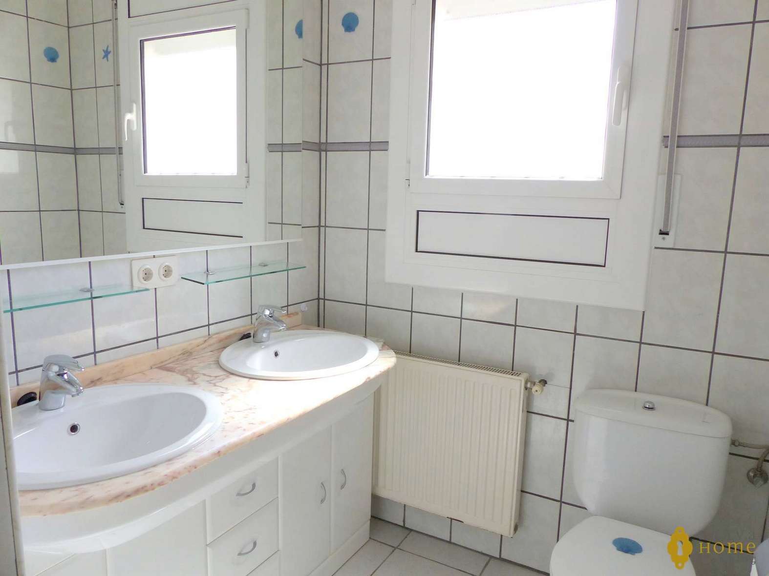 Preciosa villa con piscina en venta en Empuriabrava