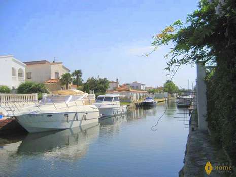 Nice house with mooring for sale in Empuriabrava