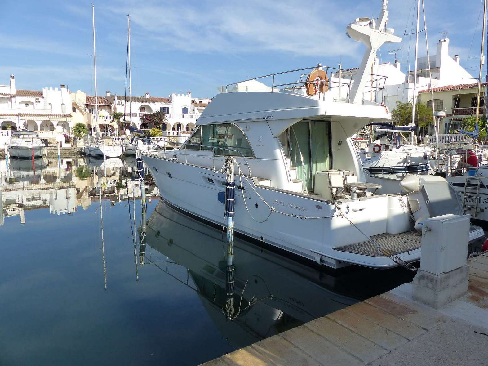 Beautiful house before the bridges with 17 x 5m mooring for sale in Empuriabrava