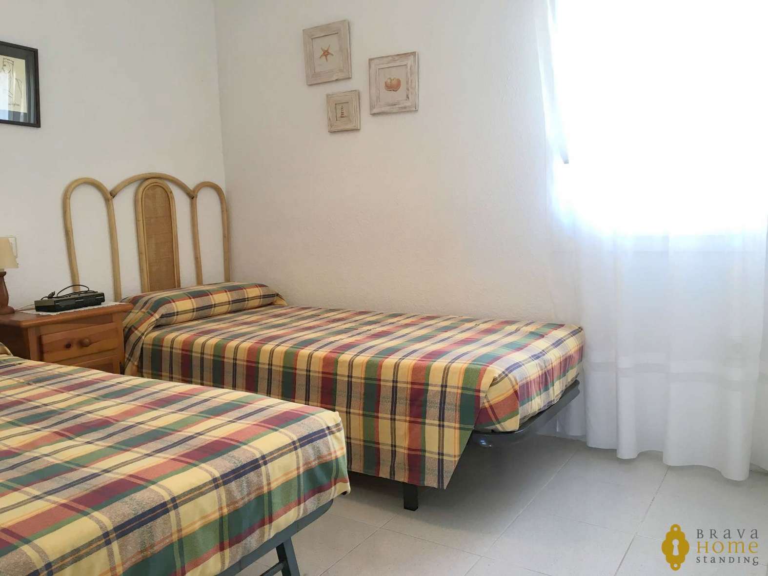 Precioso apartamento con vistas al canal, en venta en Empuriabrava