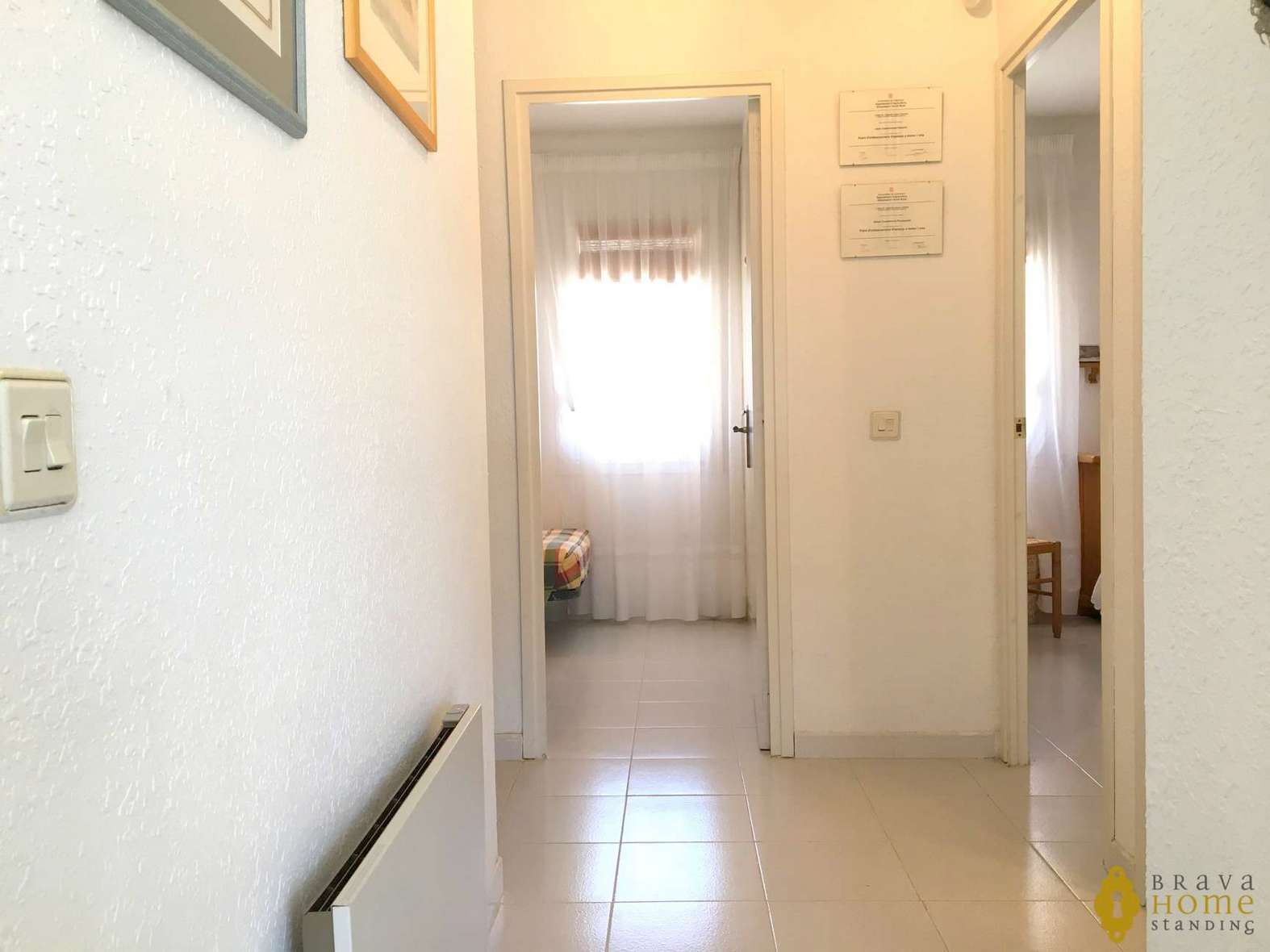 Precioso apartamento con vistas al canal, en venta en Empuriabrava