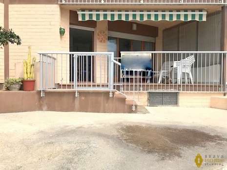 Beautiful apartment with canal view for sale in Rosas - Santa Margarita