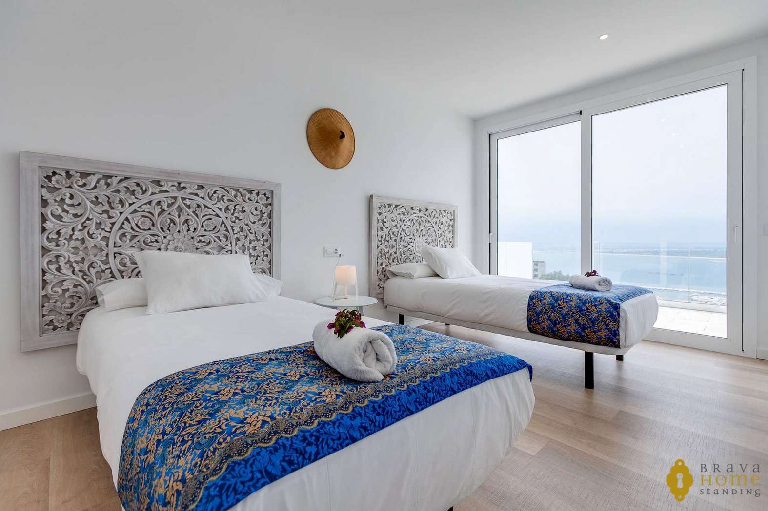 BEAUTIFUL NEW HOUSE WITH SEA VIEWS FOR SALE IN ROSAS