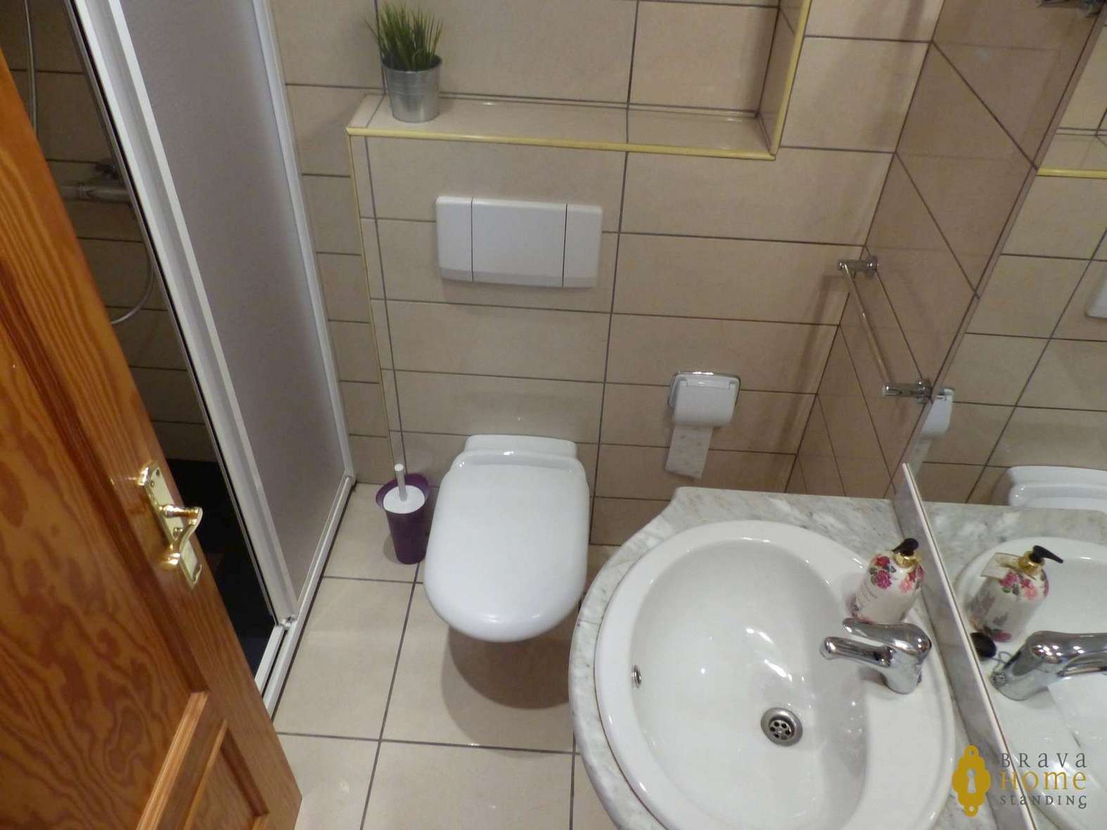 APARTAMENT A PROP DE LA PLATJA AMB VISTA CANAL EN VENDA A EMPURIABRAVA 