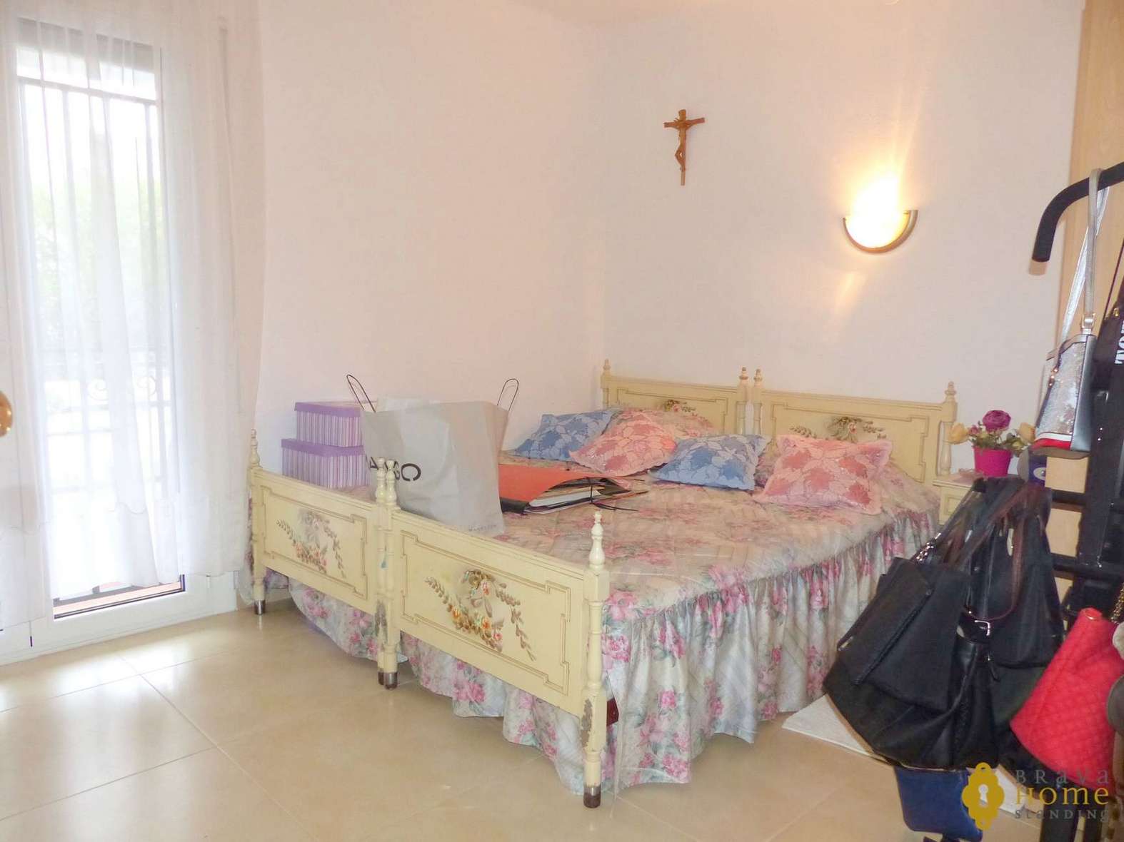 Precioso apartamento con vistas al mar en venta en Rosas