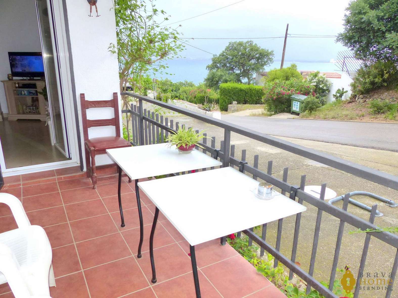 Beautiful apartment with sea view for sale in Rosas