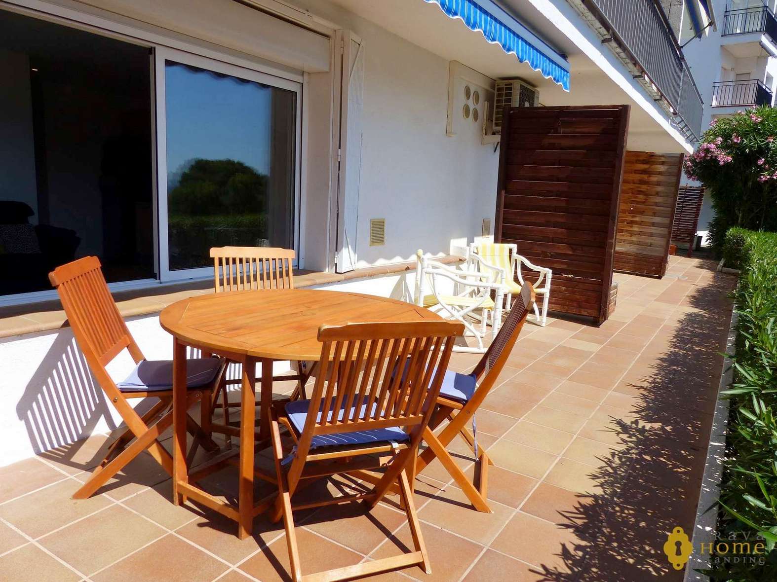 Beautiful apartment with sea view, for sale in Rosas - Almadrava