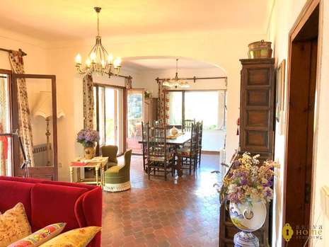 Charming house fo sale at only 150 meters from the beach of Canyelles Petites