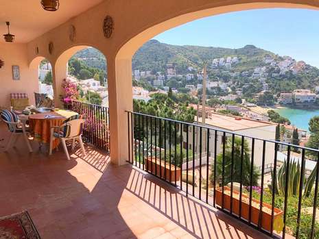 Charming house fo sale at only 150 meters from the beach of Canyelles Petites