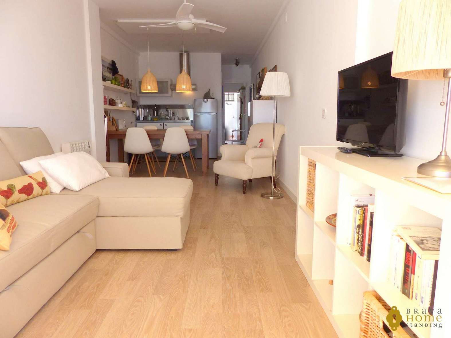 Espléndido apartamento en 1era linea de mar con garaje privado en Rosas