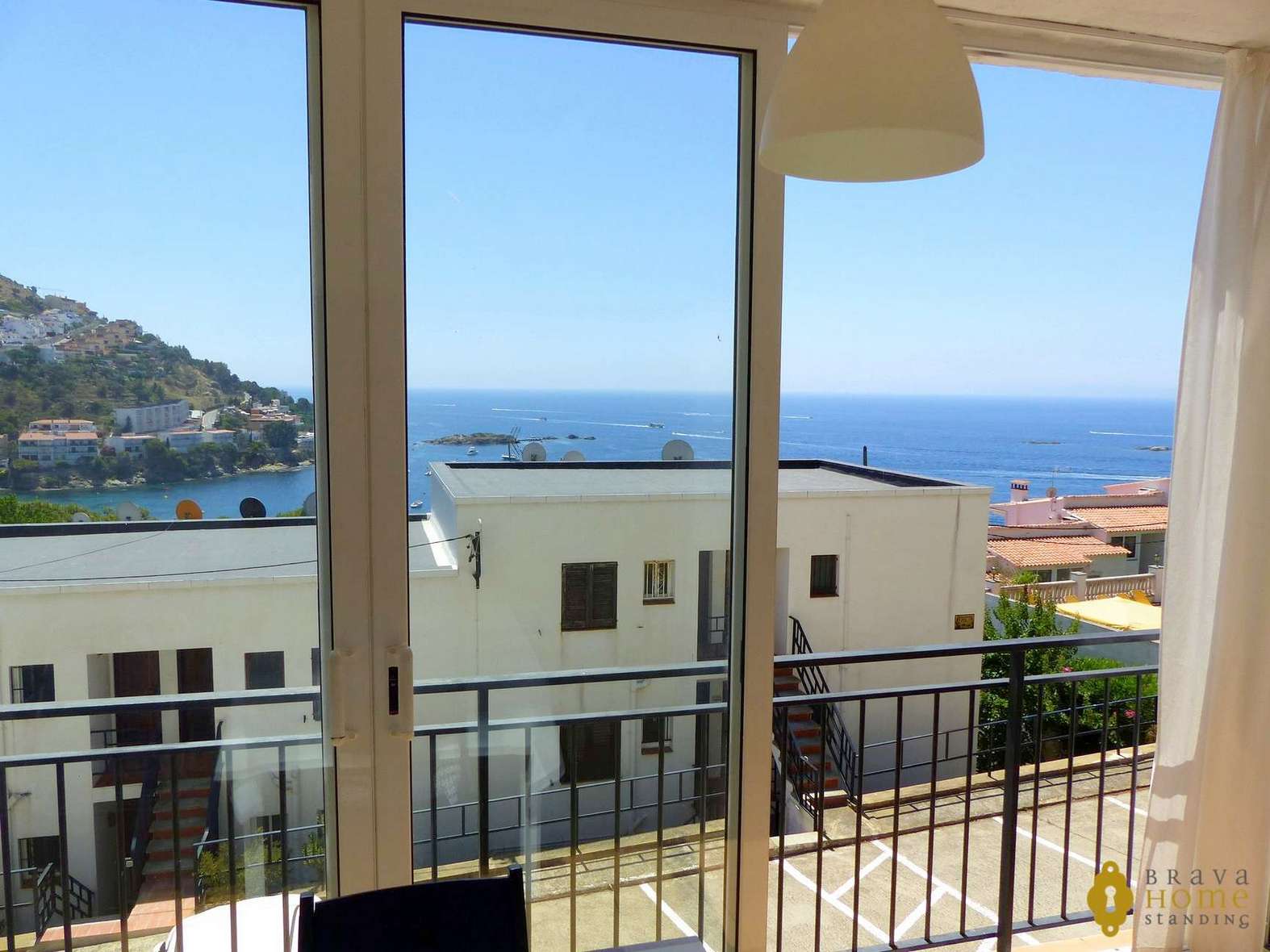 Bonito apartamento con unas vistas espléndidas al mar en venta en Rosas - Canyelles