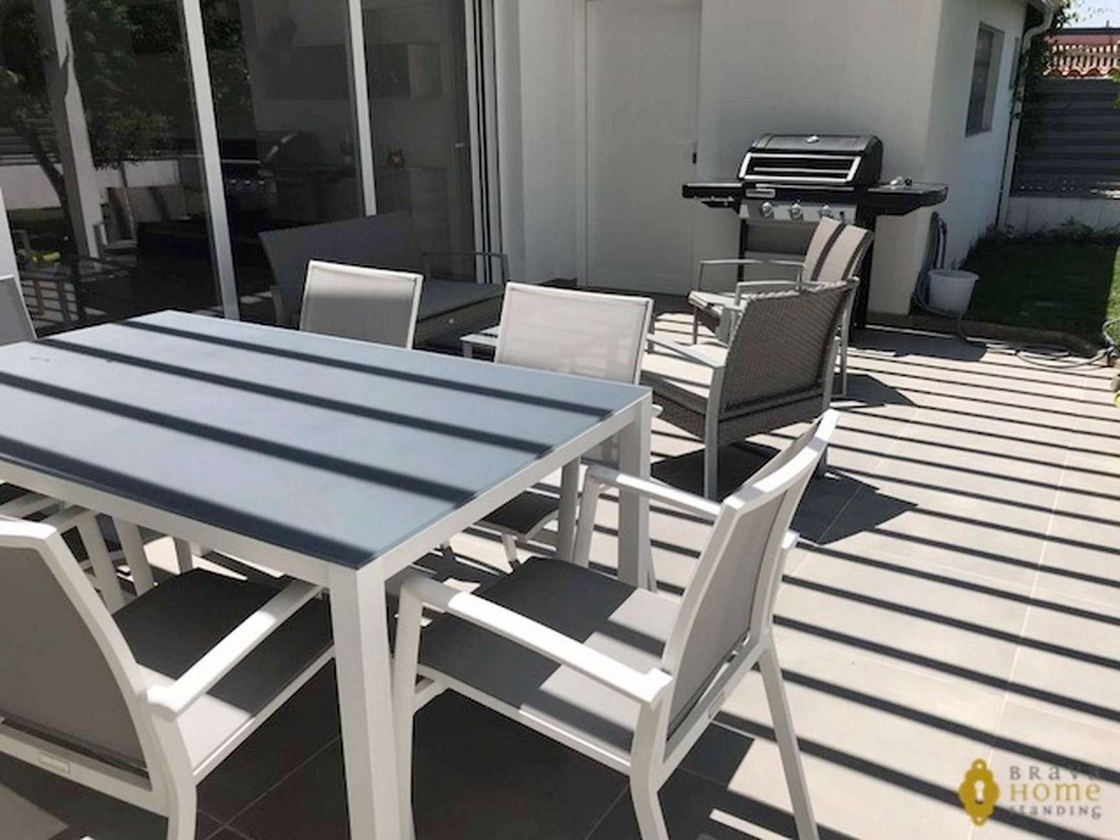 Hermosa villa reformada con jacuzzi en venta en Rosas Santa Margarita